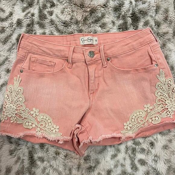 Jessica Simpson Pink & White Lace Cut-Off Shorts – Size 26 - Picture 1 of 6